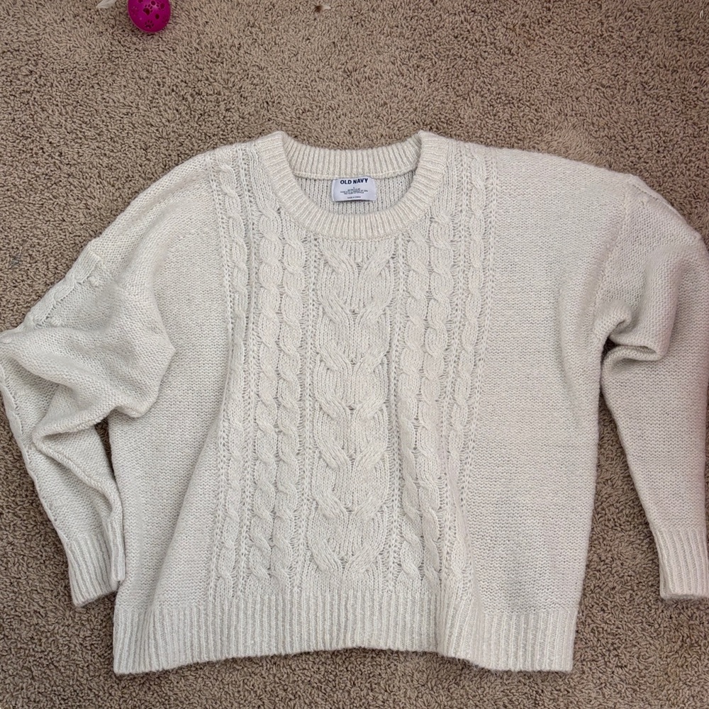 Old Navy Women's Cream Cable Knit Sweater